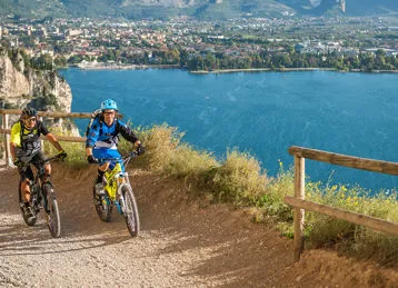 In bici a Rivoli Veronese e sul lago